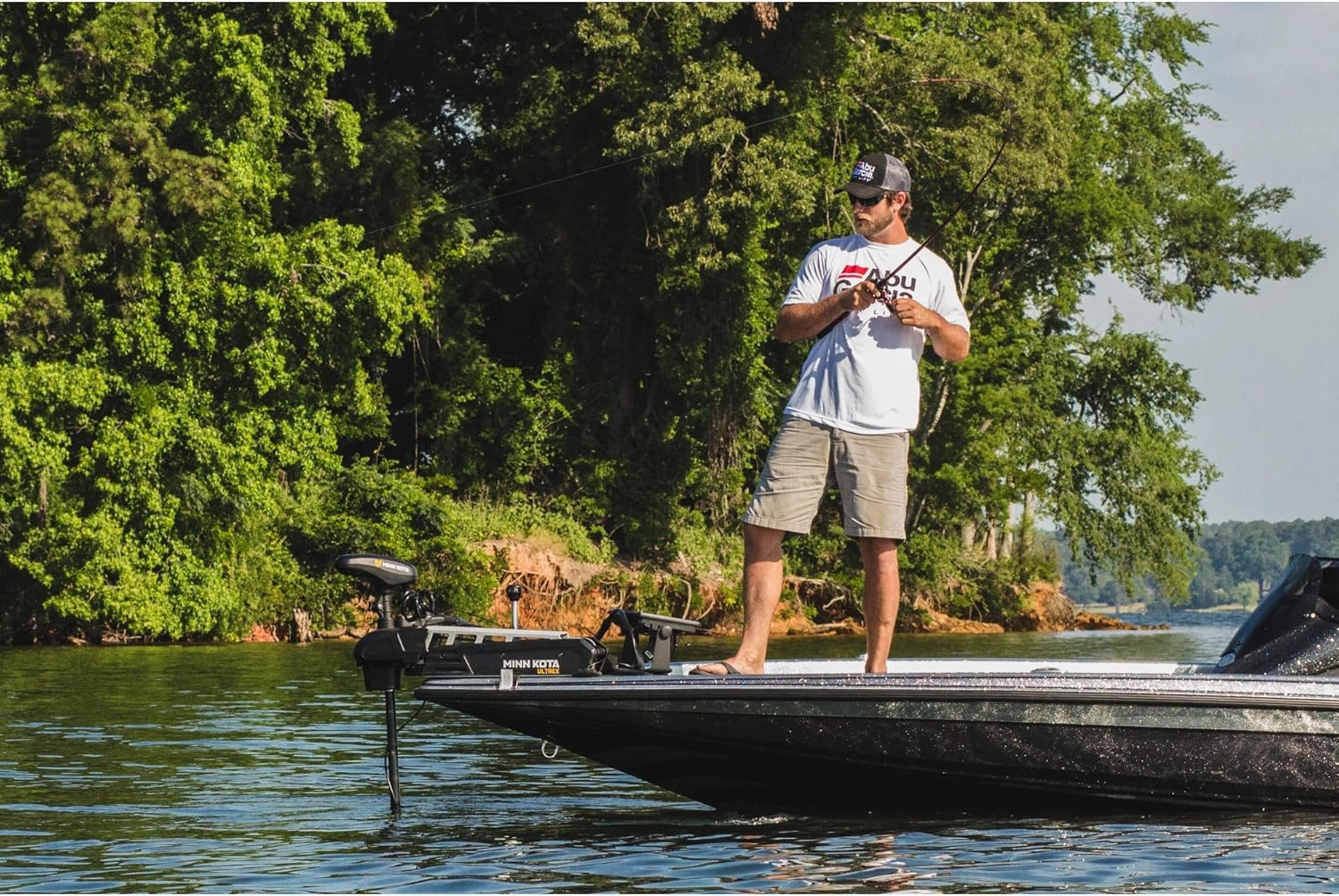 Abu Garcia Vengeance Low Profile Baitcast Reel and Fishing Rod Combo