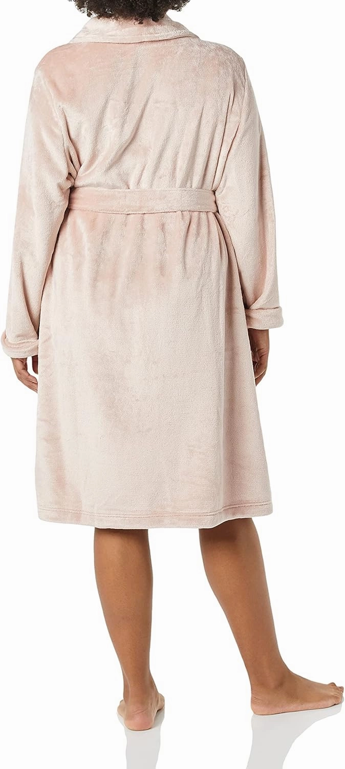 Amazon Essentials Women's Mid-Length Plush Robe (Available in Plus Size)