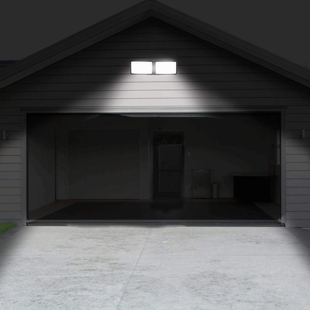 FAGUANGAO Dusk to Dawn LED Security Light,18W Plug in Flood Light Outdoor,5000k Daylight,1600lm, IP55 Waterproof,Adjustable 2 Heads Wall Light for Garage, Porch, Yard, Black,Street