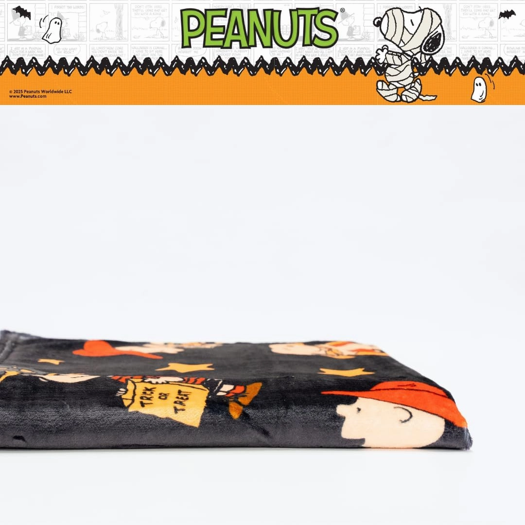 Franco Collectibles Peanuts Halloween Bedding Super Soft Cozy Plush Throw, 46 in x 60 in, (Officially Licensed Product)