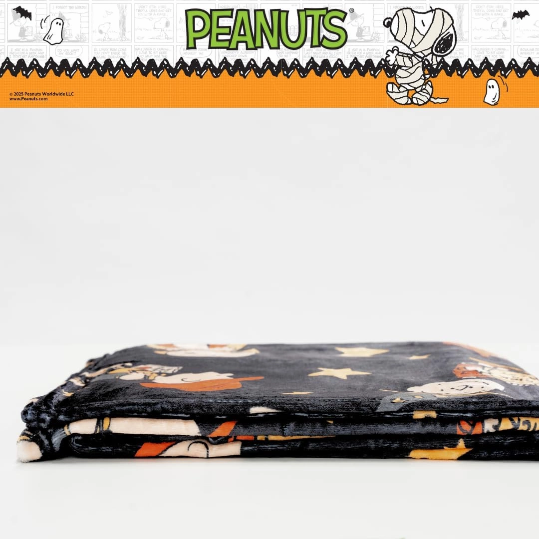 Franco Collectibles Peanuts Halloween Bedding Super Soft Cozy Plush Throw, 46 in x 60 in, (Officially Licensed Product)