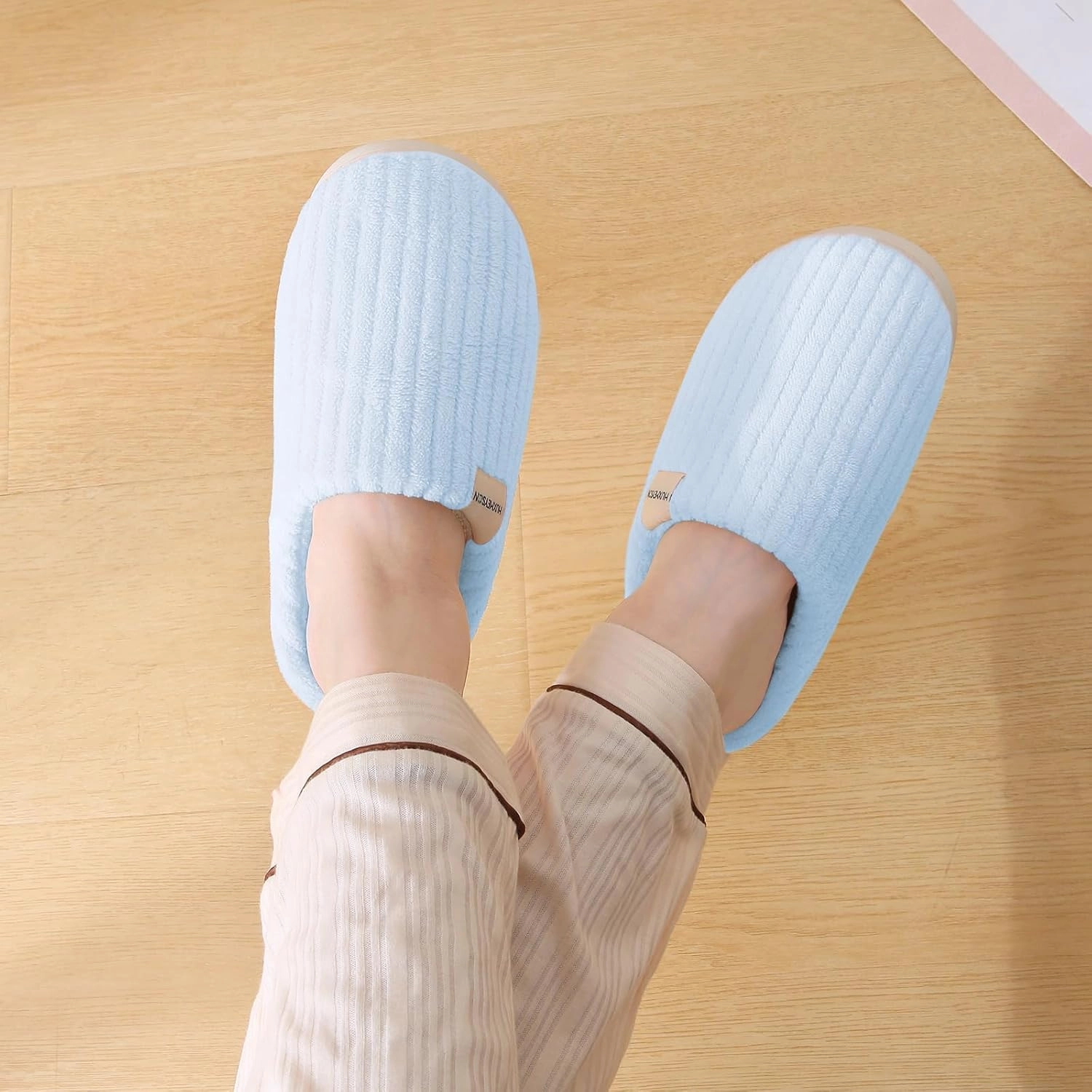 HUXMEYSON Slippers for Women, Warm Memory Foam Comfy House Slippers with Anti-Skid Rubber Sole for Indoor and Outdoor
