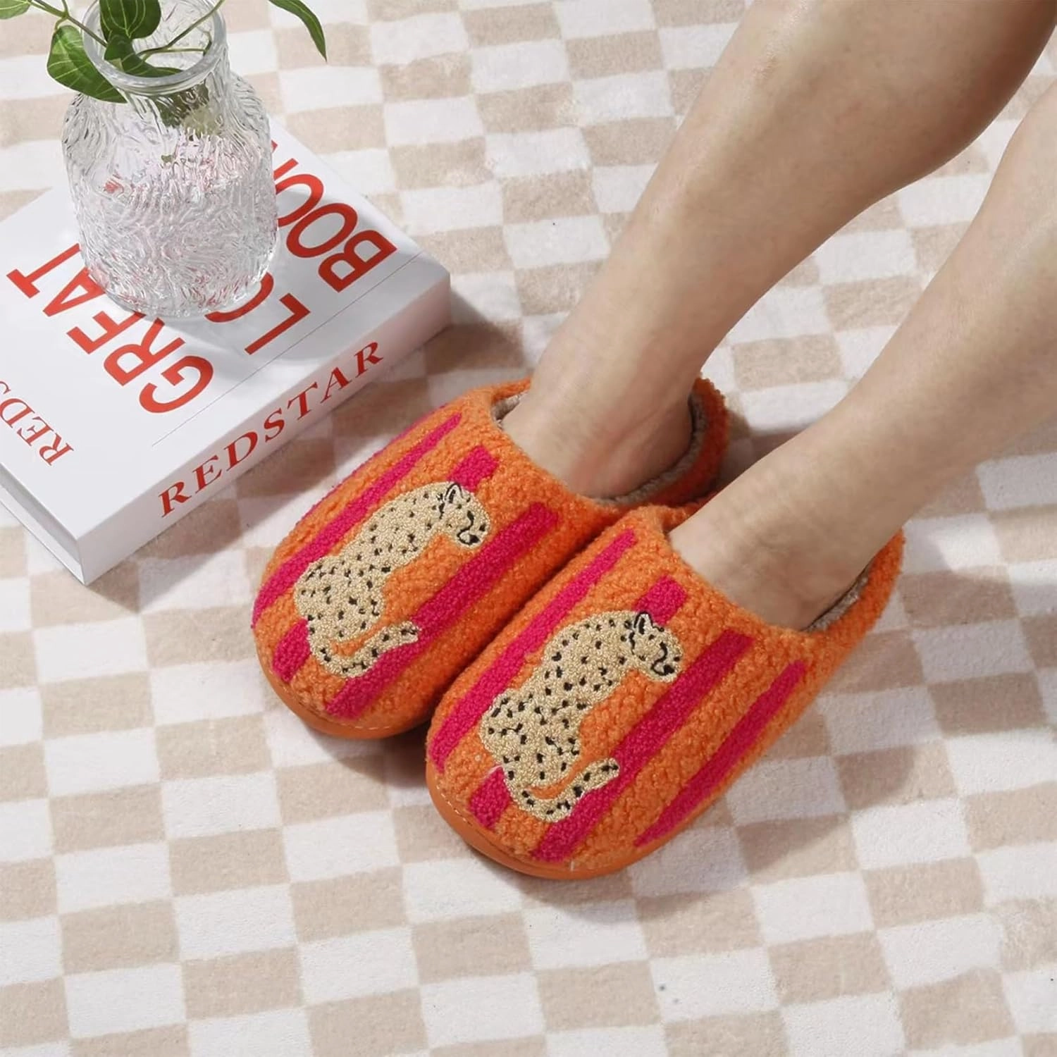 LNERIP Animal Slippers Fruit Slippers Plant Slippers Various Cartoon Patterns Fluffy Soft Memory Foam Retro Indoor Outdoor Home Couple Shoes