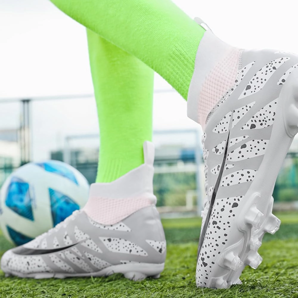 Maylrvjv Soccer Cleats Unisex Lightweight: Football Shoes for Men & Women