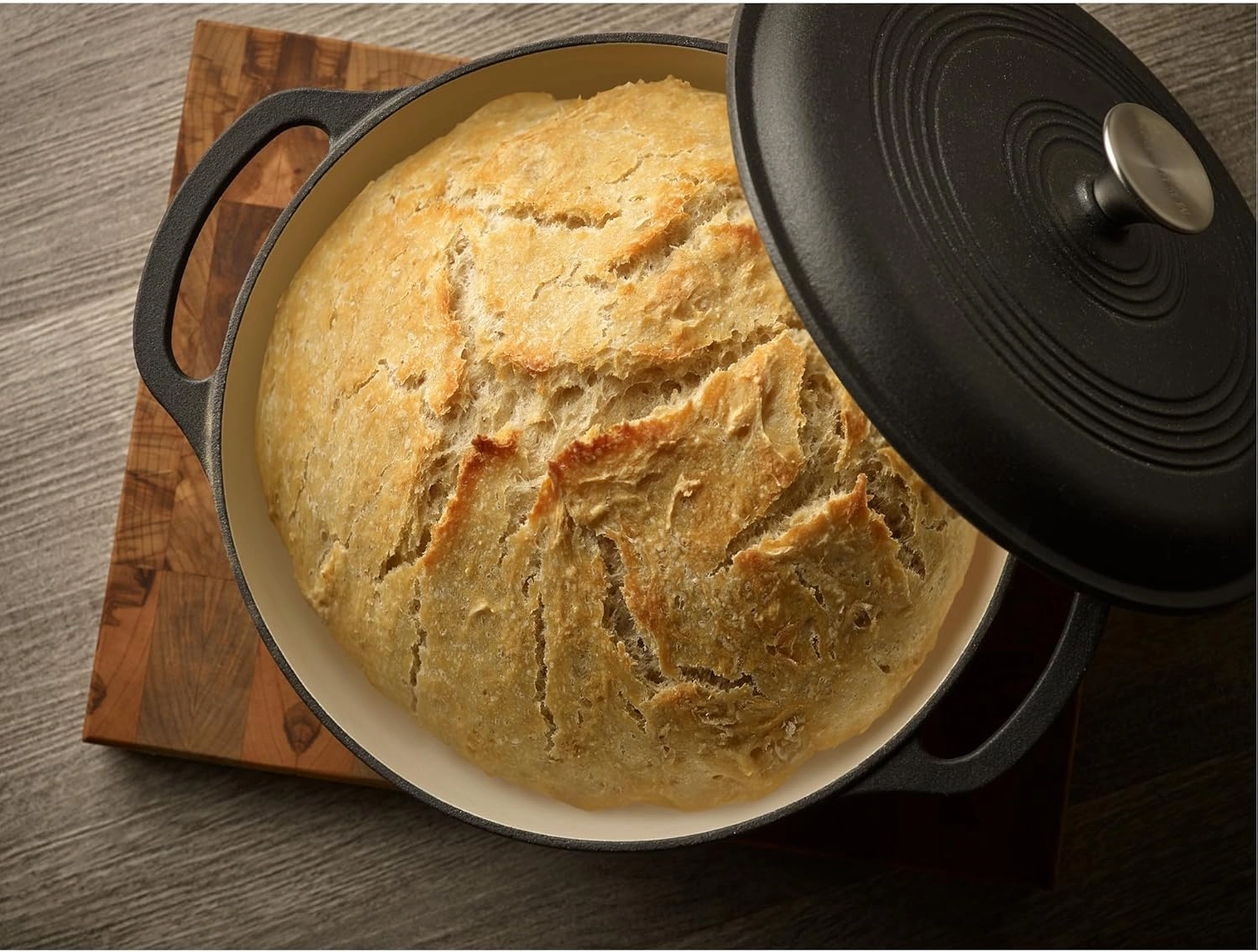 Mercer Culinary Enameled Cast Iron Round Dutch Oven, 6 qt., Matte Black