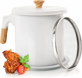 MyMoon Home Bacon Grease Container (48oz / 1.4L) Iron Cooking Oil Storage Can with Strainer - Non-Stick, 5 Inch Diameter for Easy Pouring - Oil Strainer Pot