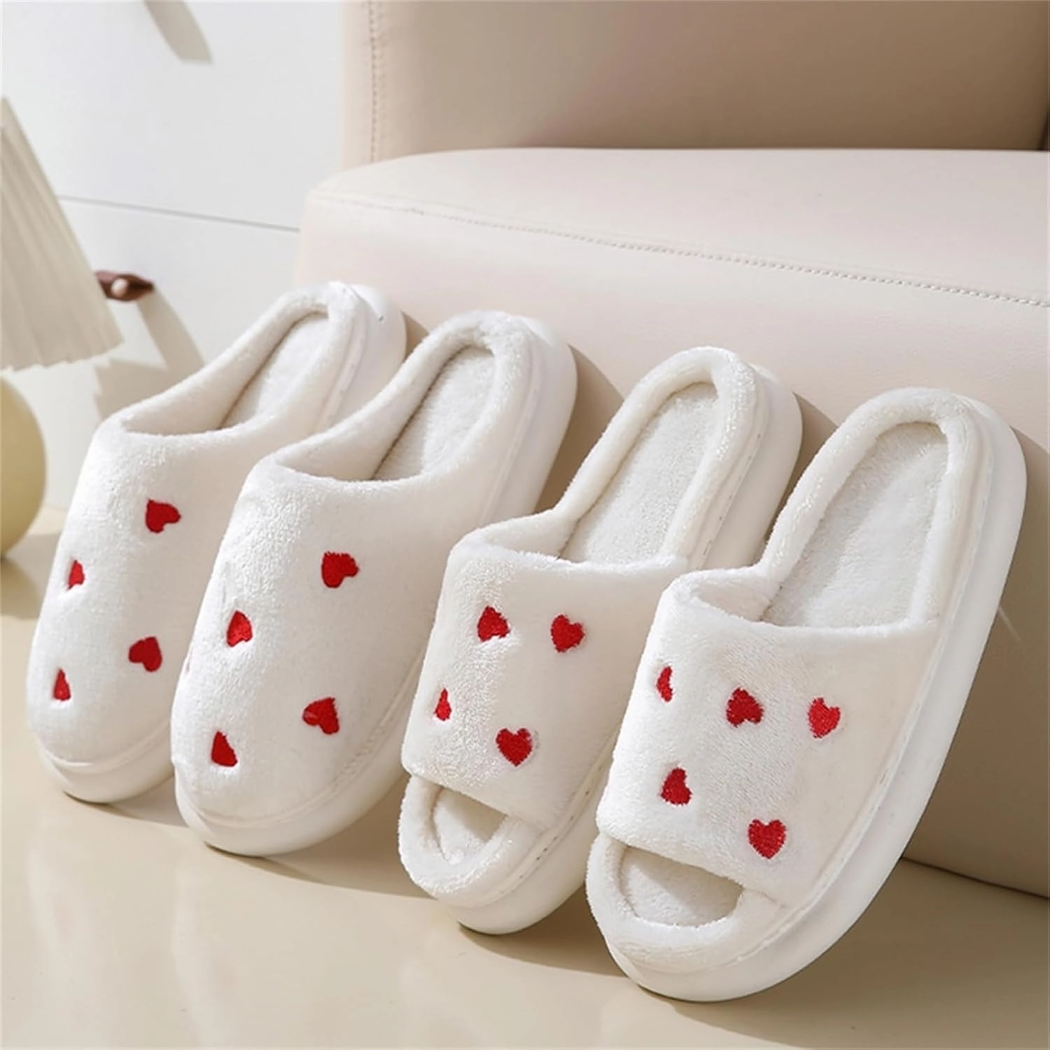 Obosoyo Plush Slippers Couples Cozy Heart Indoor Slippers Men Women Thick Sole Fuzzy Warm Winter