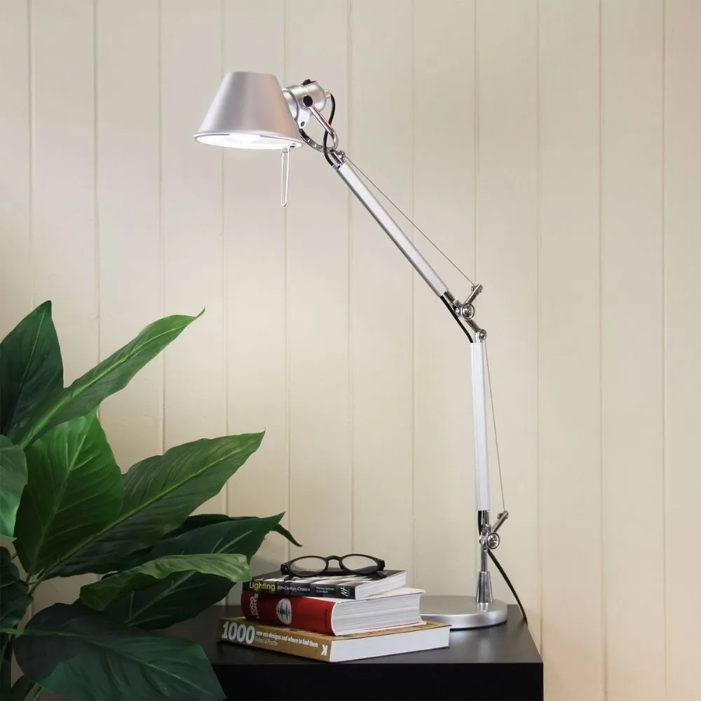 Oriel FORMA - Retro Styled Adjustable Desk And Table Lamp