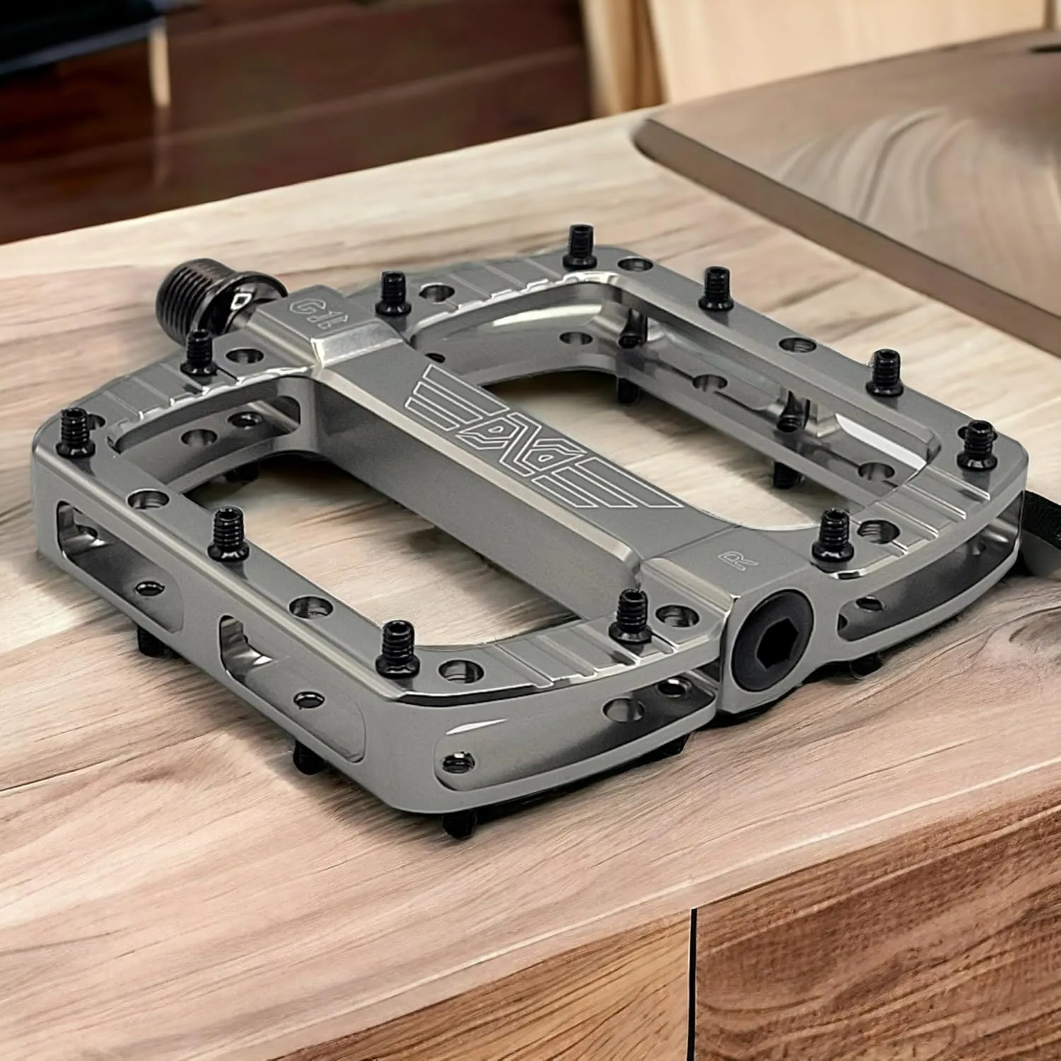 PDX G11 Mountain Bike Pedal MTB Pedal Large Concave Platform Machined Aluminum Polished Bicycle Non-Slip Pedals 9/16 Chromoly Spindle Smooth Ball Bearings