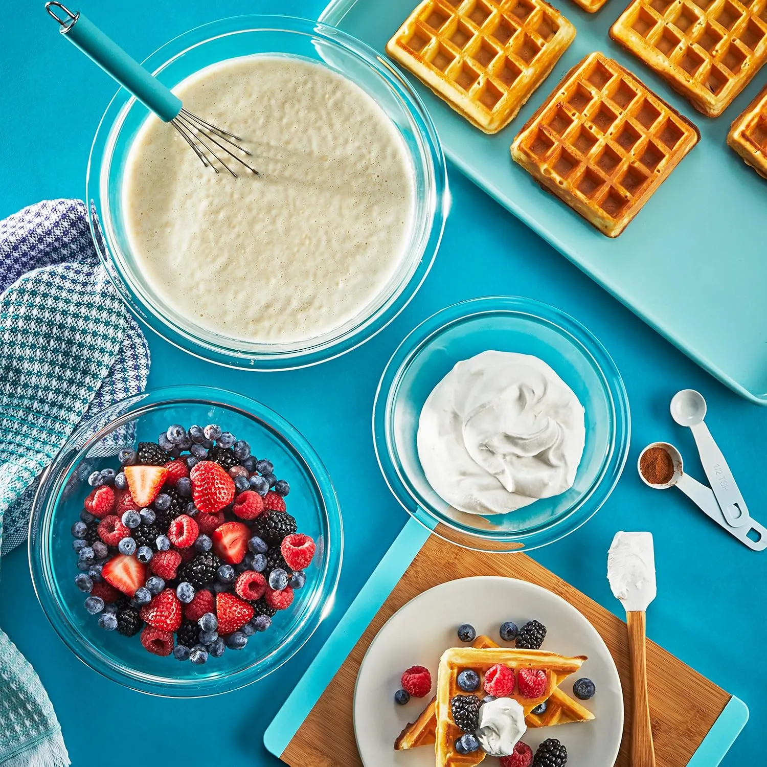 Pyrex Smart Essentials 3-Pack Prepware Mixing Bowl Set (1QT, 1.5QT, 2.5QT) Glass Mixing Bowls, Dishwasher, Microwave and Freezer Safe