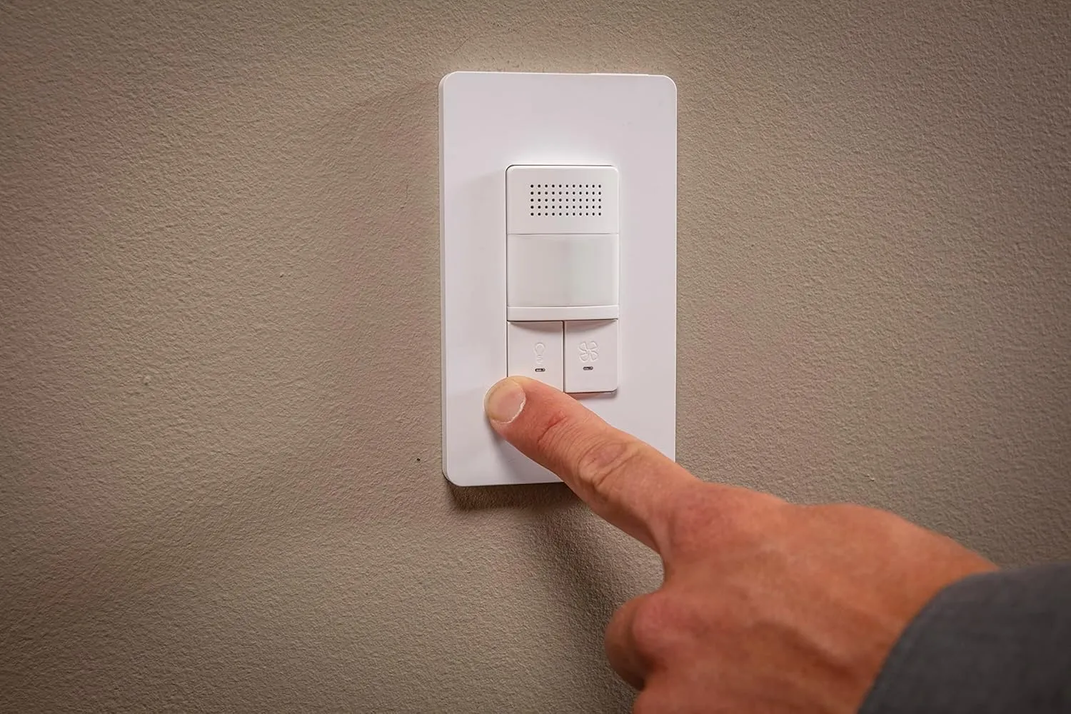 Square D by Schneider Electric Square D X Series PIR Motion Occupancy/Vacancy Sensor Light Switch, 10 Amp, Matte Light Almond (SQR73101LA)