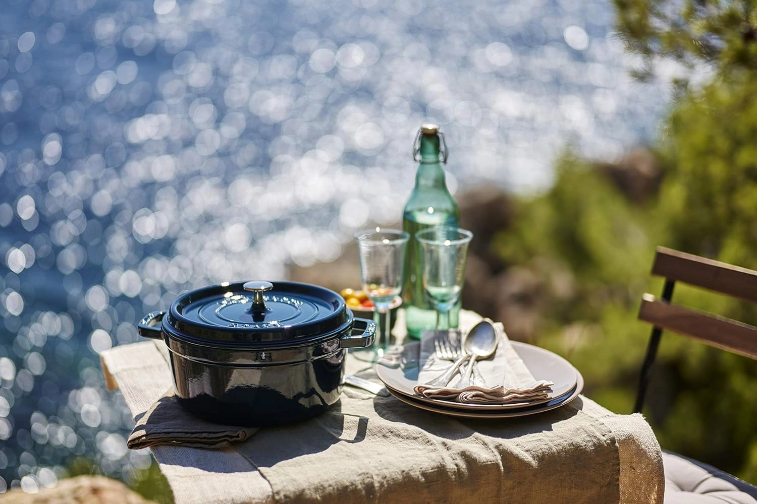 STAUB 1003317 Cast Iron Roaster/Cocotte, Round, 28 cm, 6.7 L, La Mer