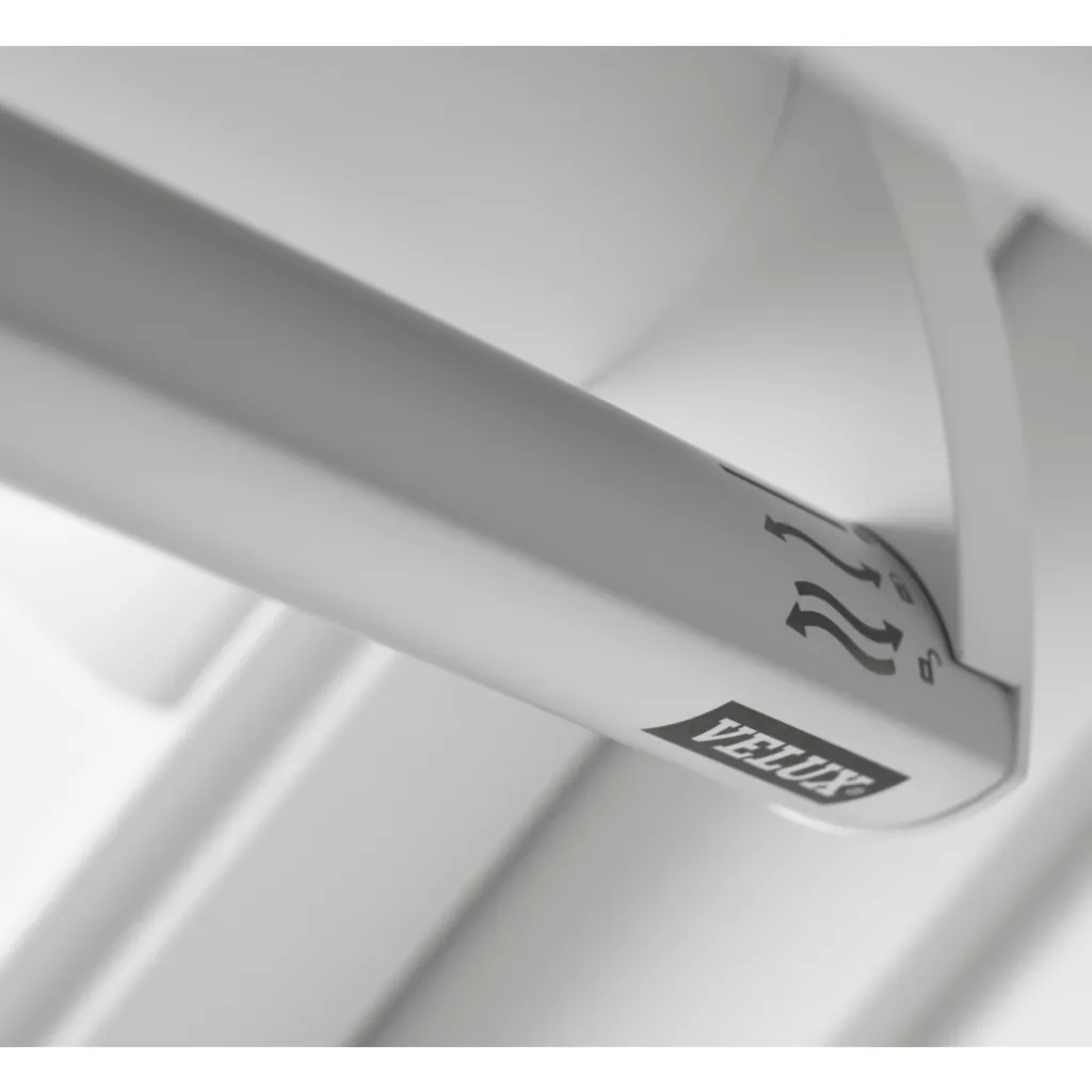VELUX GGU CK06 0067 Triple Glazed High Energy Efficiency Glazing White Polyurethane Centre-Pivot Roof Window (55 x 118 cm)