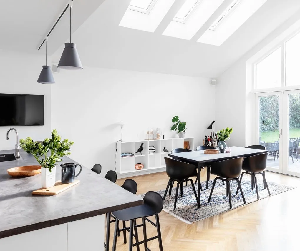 VELUX GGU SK08 0070Q Enhanced Security White Centre-Pivot Roof Window (114 x 140 cm)