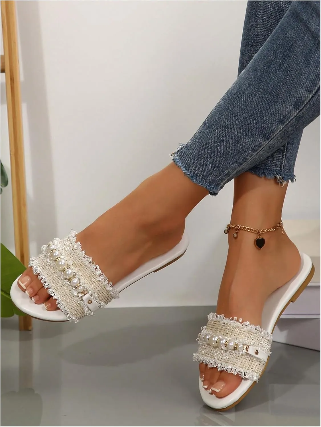 Women's Pearls Chain Flat Sandals Dressy Open Toe Slip On Flats Summer Casual Outdoor Slide Sandals