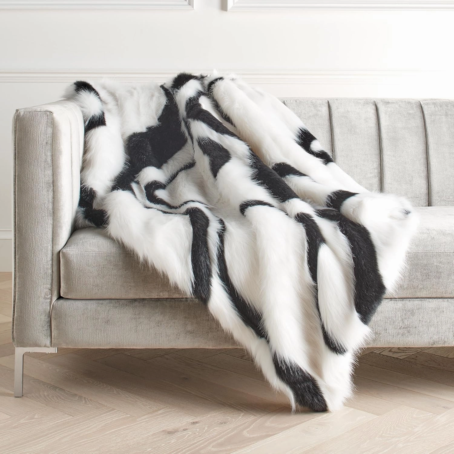 Z Gallerie Luxury Oversized Marble Throw Blanket, Soft & Cozy Plush Fleece Blanket for Couch, Bed, and Living Room, Black and White, 50” x 70”